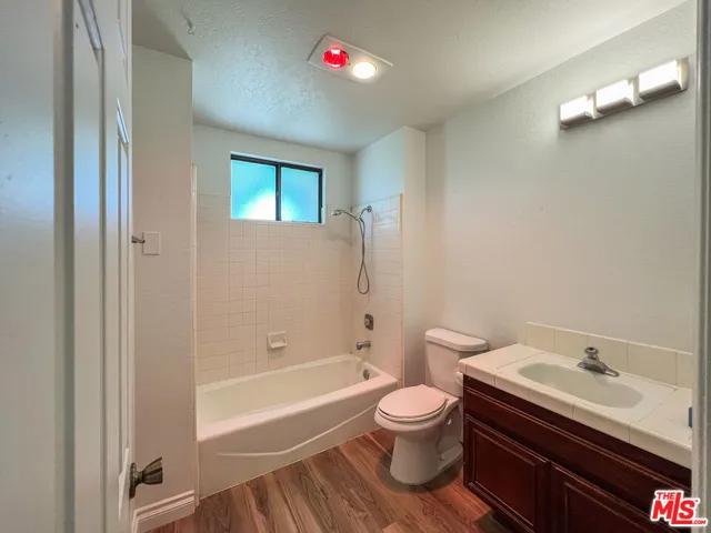 1304 W Avenue J4, Lancaster, California 93534