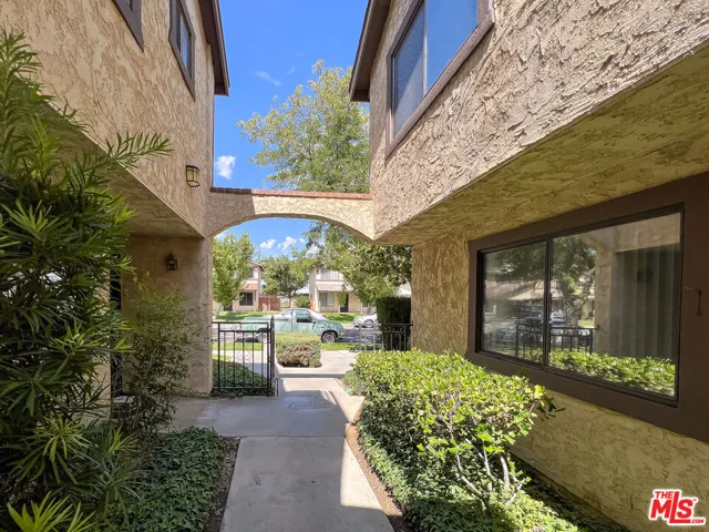 1304 W Avenue J4, Lancaster, California 93534