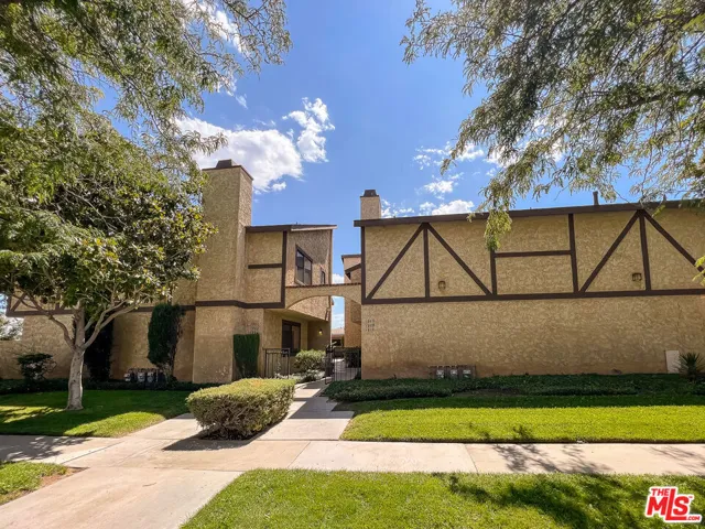 1304 W Avenue J4, Lancaster, California 93534