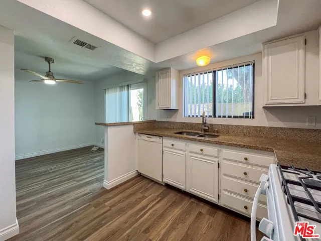 1304 W Avenue J4, Lancaster, California 93534