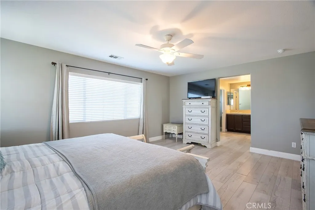39883 S Creek Circle, Murrieta, California 92563 home-pic-20