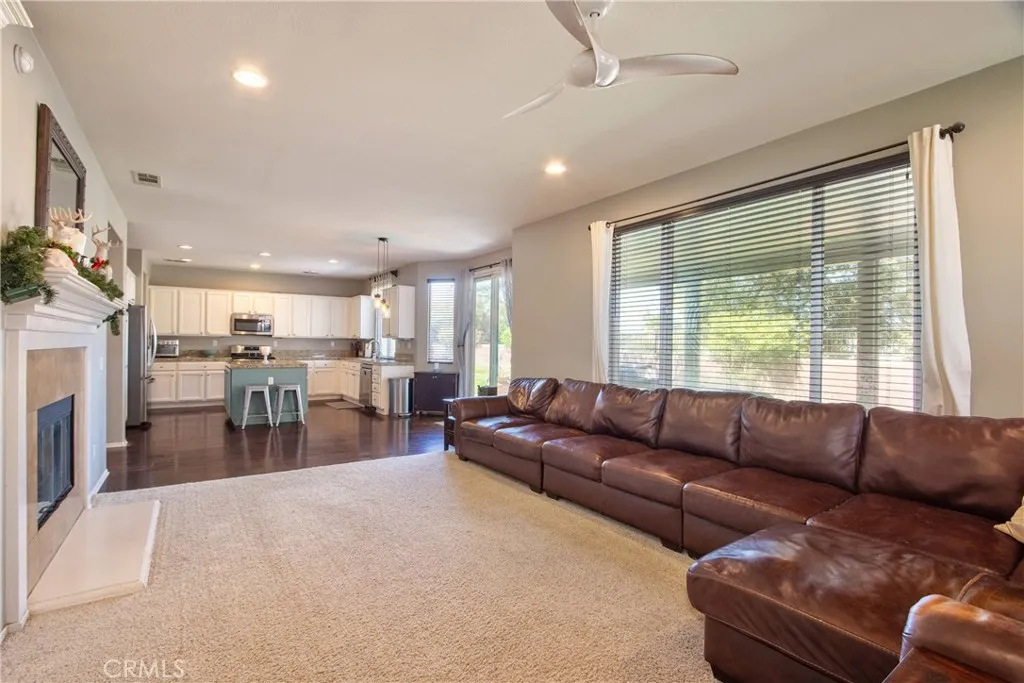 39883 S Creek Circle, Murrieta, California 92563 home-pic-10