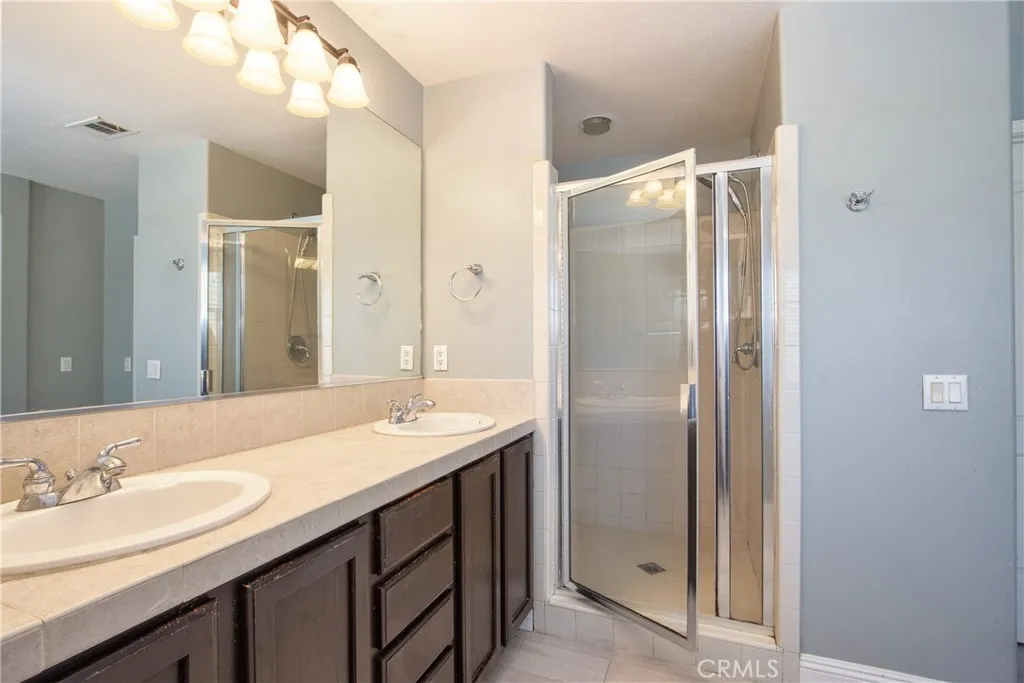 39883 S Creek Circle, Murrieta, California 92563 home-pic-23