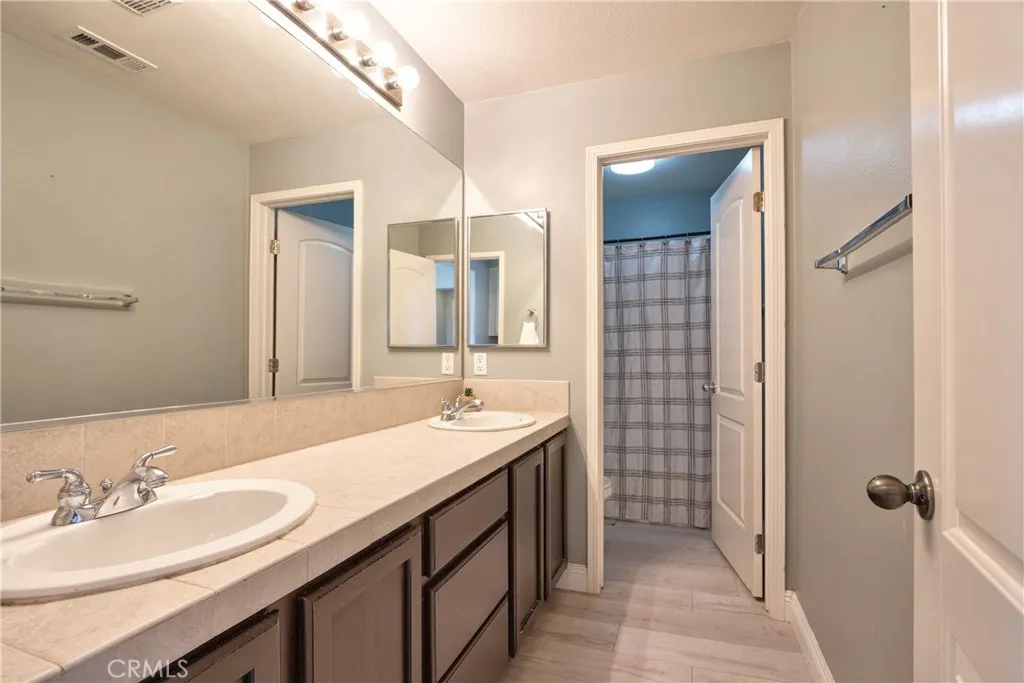 39883 S Creek Circle, Murrieta, California 92563 home-pic-28