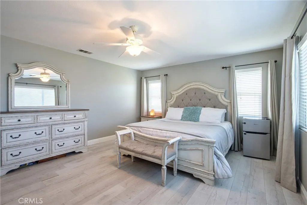39883 S Creek Circle, Murrieta, California 92563 home-pic-21
