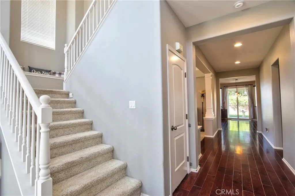39883 S Creek Circle, Murrieta, California 92563 home-pic-4