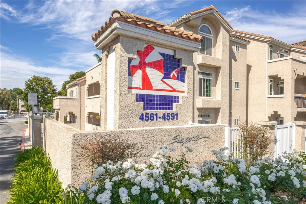 4591 Warner Avenue 101, Huntington Beach, California 92649, 3 Bedrooms Bedrooms, ,2 BathroomsBathrooms,Residential,For Sale,Warner,PW25194429