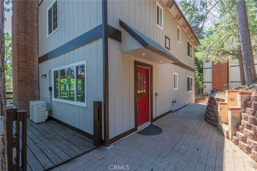 260 S Fairway Drive, Twin Peaks, California 92391 home-pic-2
