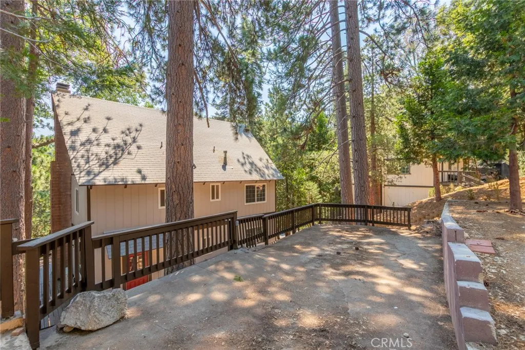 260 S Fairway Drive, Twin Peaks, California 92391 home-pic-7