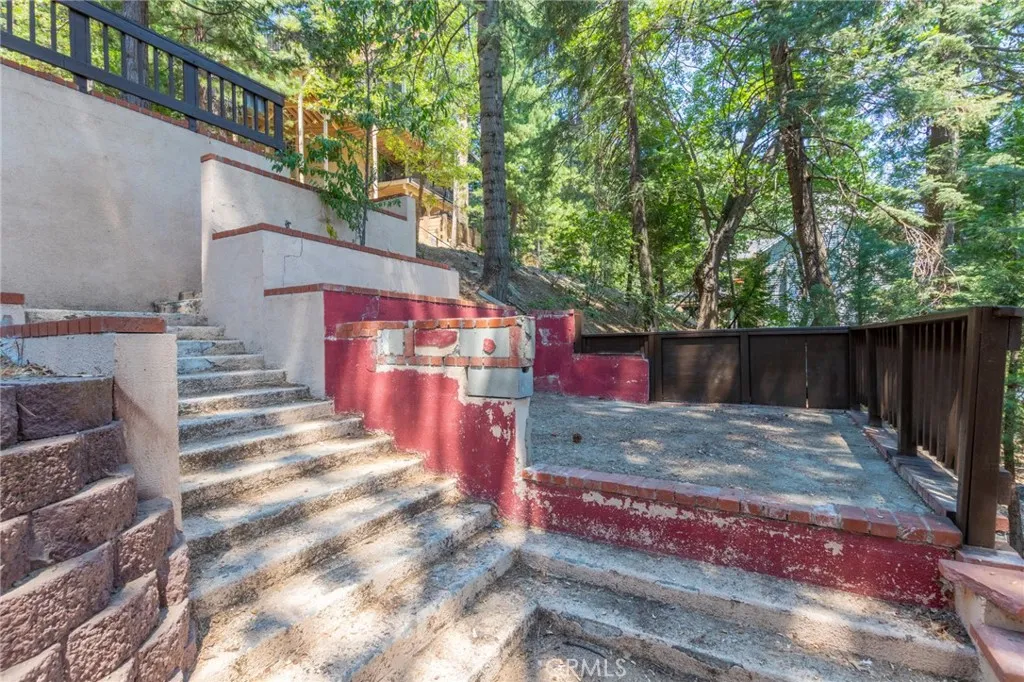 260 S Fairway Drive, Twin Peaks, California 92391 home-pic-15