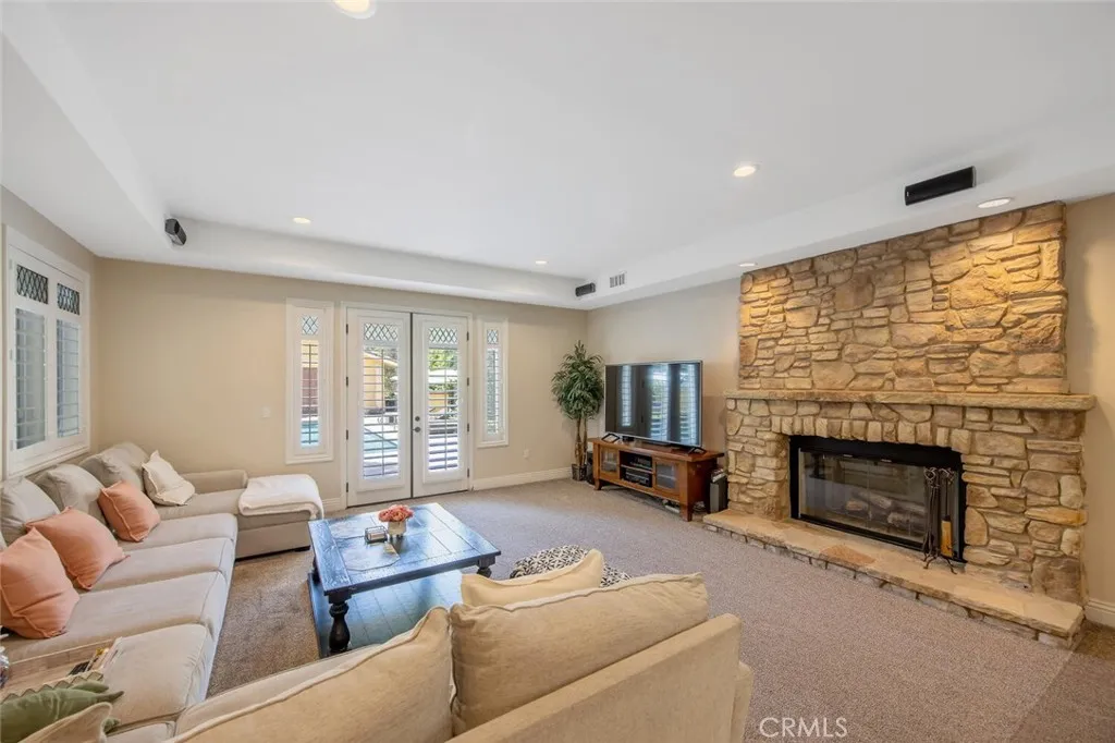 Spacious Family Room with Pool View