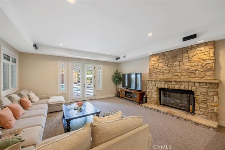 Spacious Family Room with Pool View