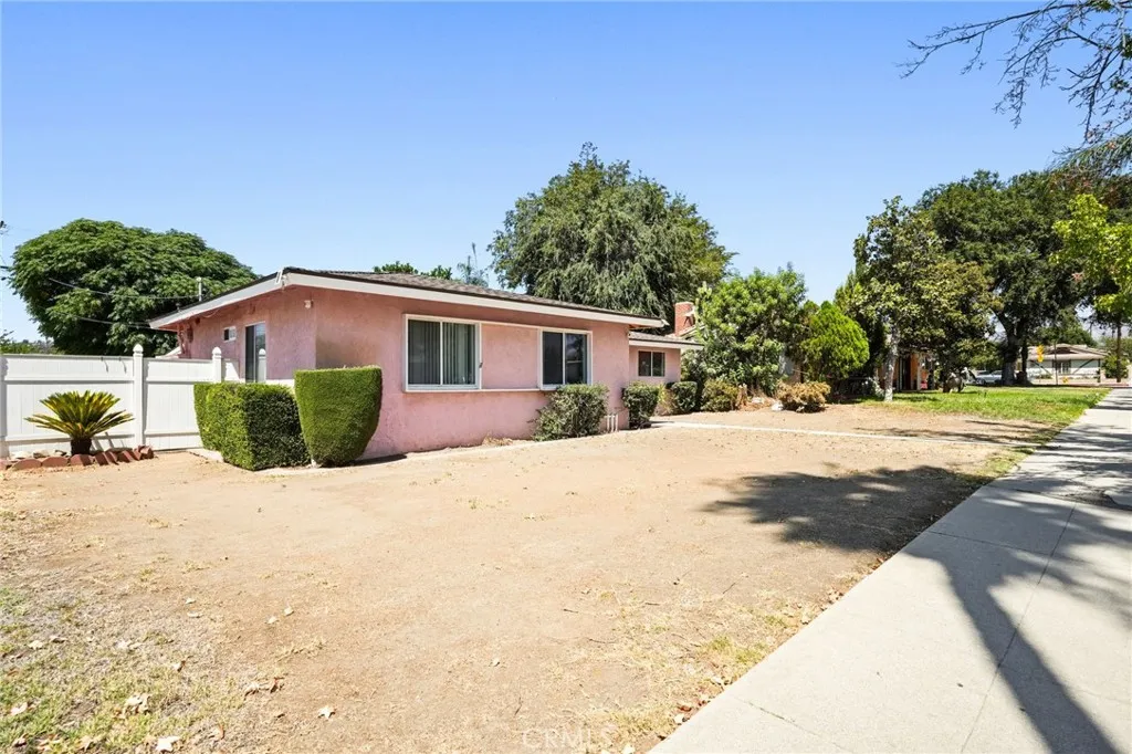 14615 San Fernando Mission Boulevard, San Fernando, California 91340 home-pic-2