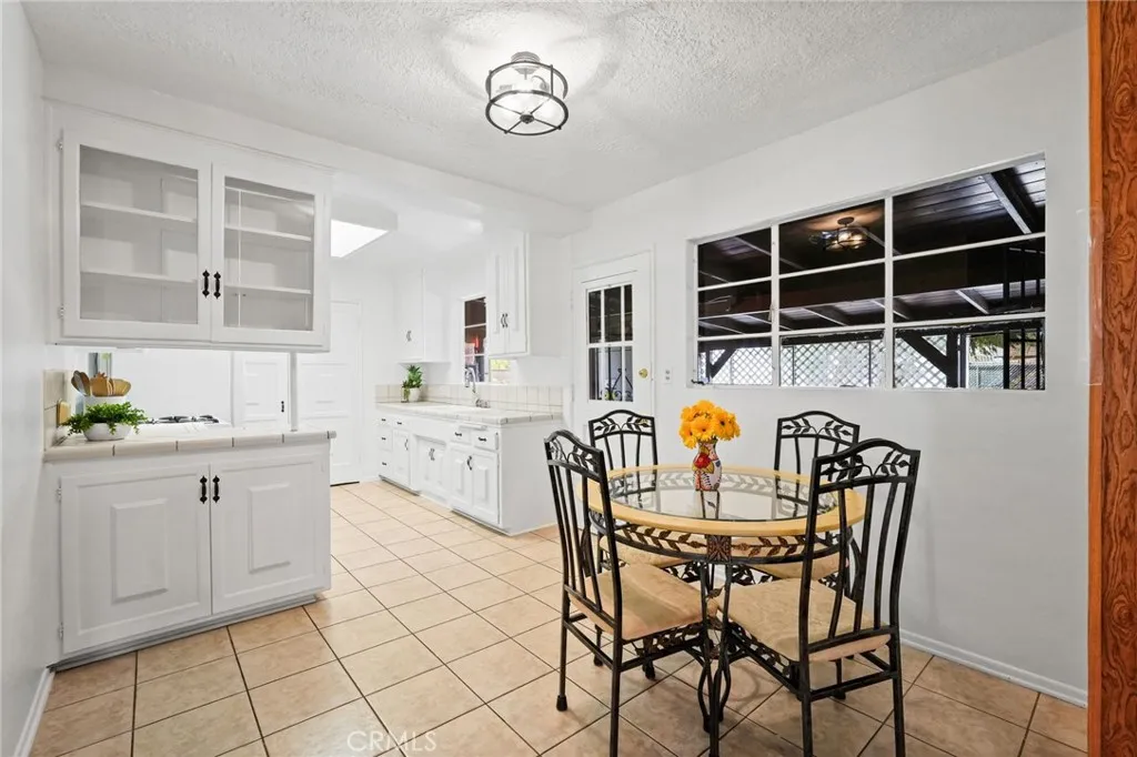 14615 San Fernando Mission Boulevard, San Fernando, California 91340 home-pic-4