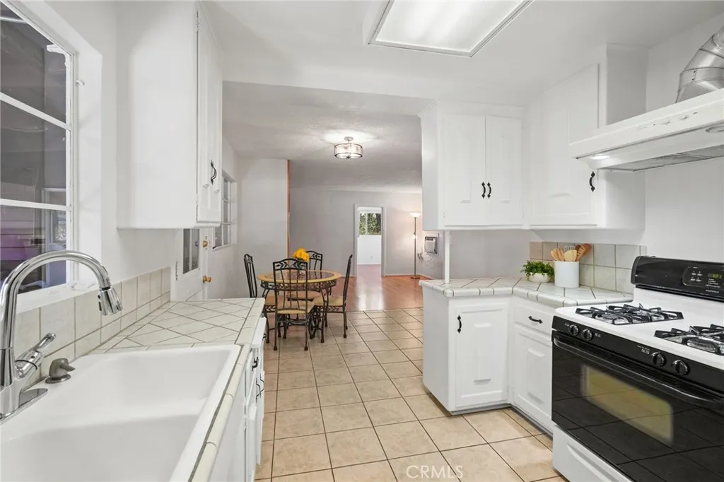 14615 San Fernando Mission Boulevard, San Fernando, California 91340 home-pic-6