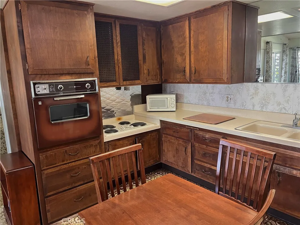 1075 Brookline Rd., Seal Beach, California 90740 home-pic-10