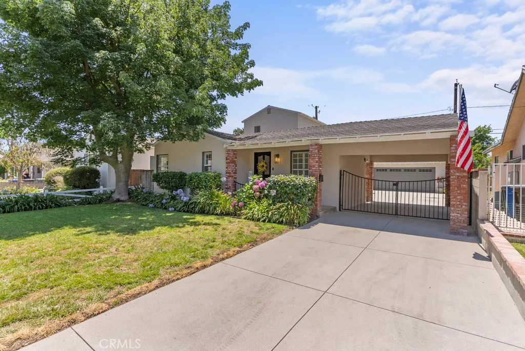731 N Beachwood Drive, Burbank, California 91506, 3 Bedrooms Bedrooms, ,2 BathroomsBathrooms,Residential Lease,For Rent,Beachwood,SR25194613