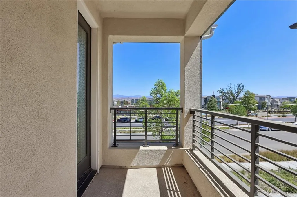 27227 Coyote Bush Court, Valencia, California 91381 home-pic-35