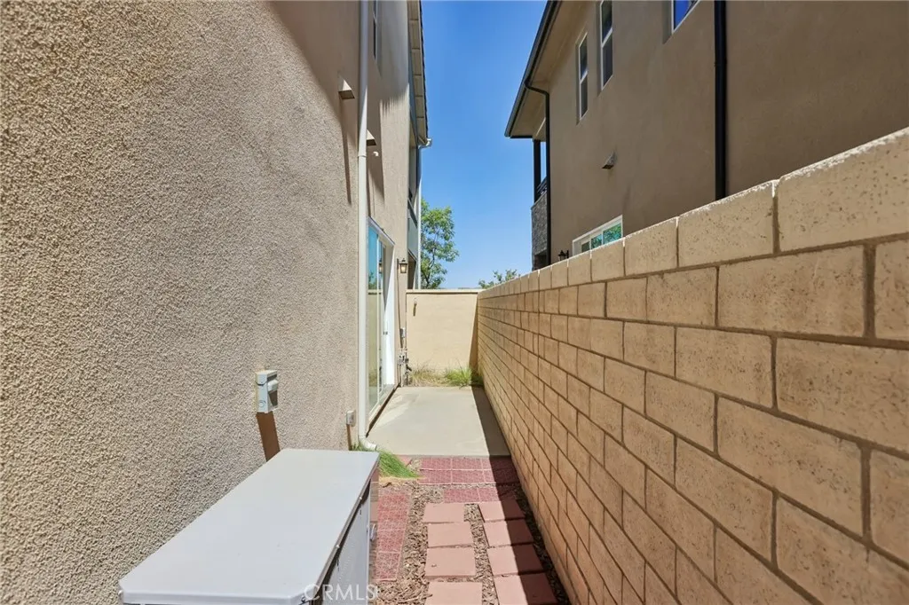 27227 Coyote Bush Court, Valencia, California 91381 home-pic-40