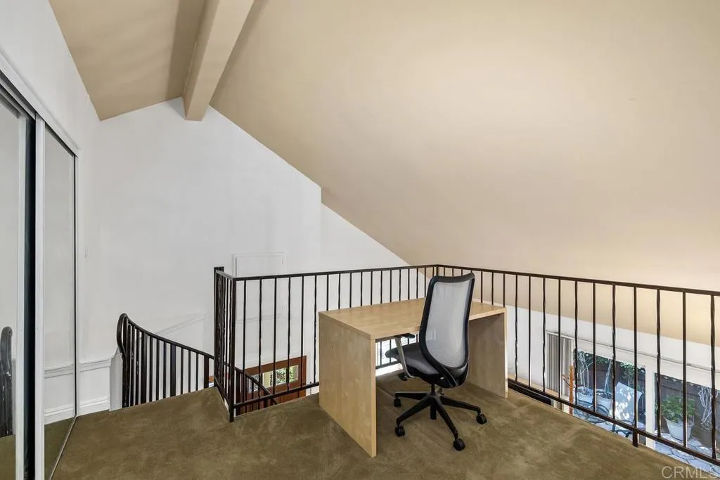 1145 Helix Street  home-pic-26