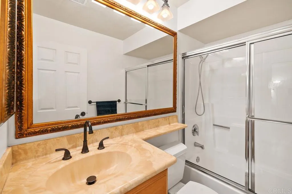 1145 Helix Street  home-pic-23