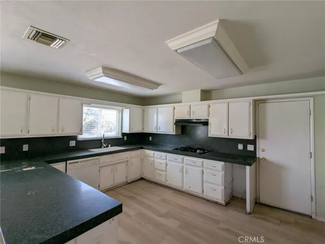 43155 Charlton Avenue, Hemet, California 92544