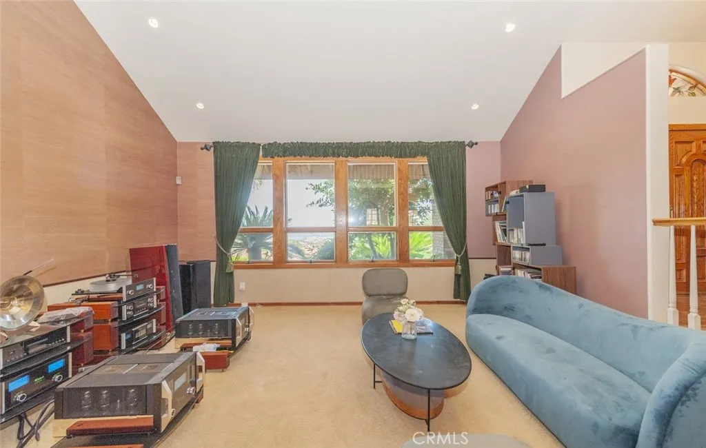 1300 Hidden Springs Drive, Corona, California 92881 home-pic-9