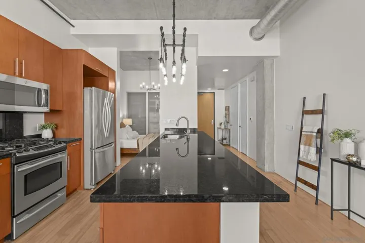 1025 Island Avenue 407, San Diego, California 92101