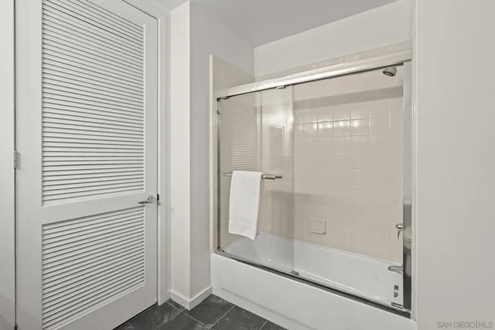 1025 Island Avenue 407, San Diego, California 92101