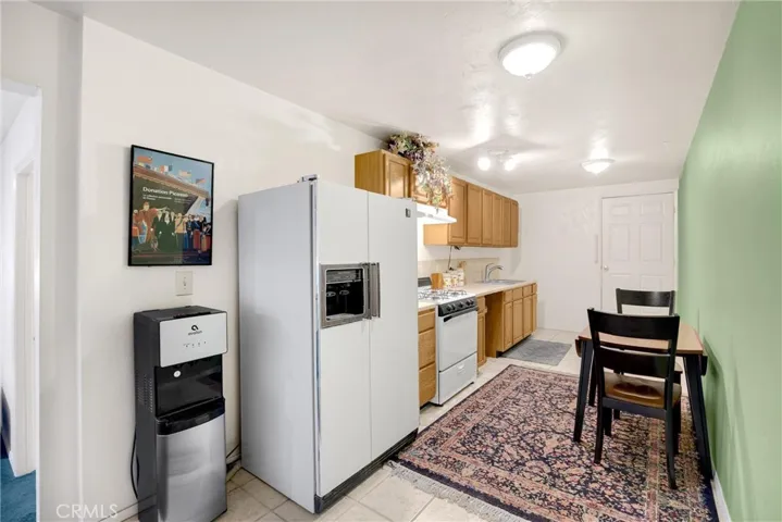 bottom level kitchen