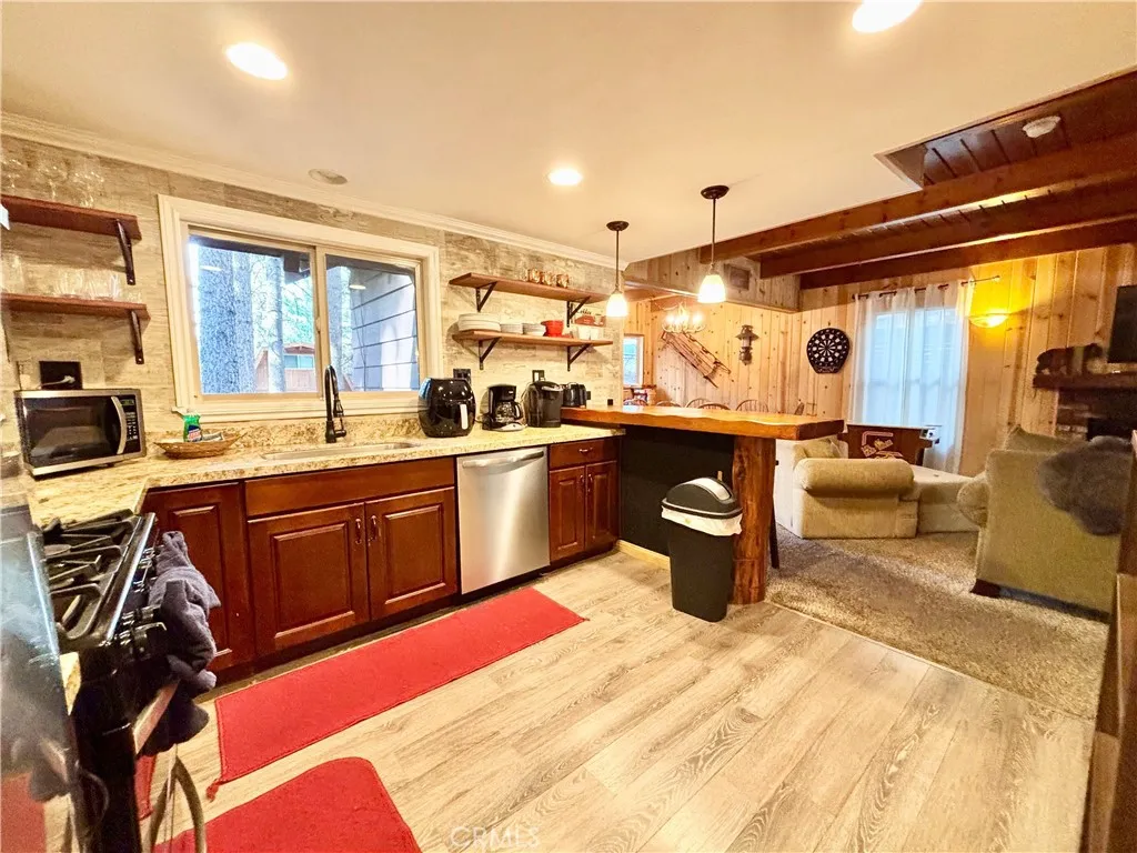 42676 La Placida Avenue, Big Bear Lake, California 92315 home-pic-8