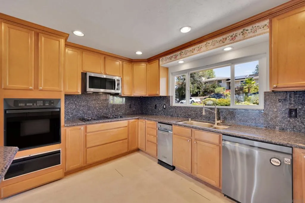 , Escondido, California 92025 home-pic-7