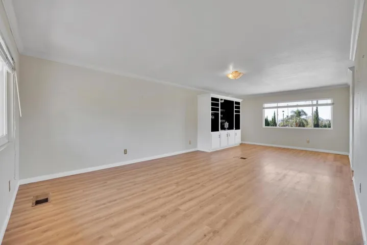 133 Helen Way, Escondido, California 92025