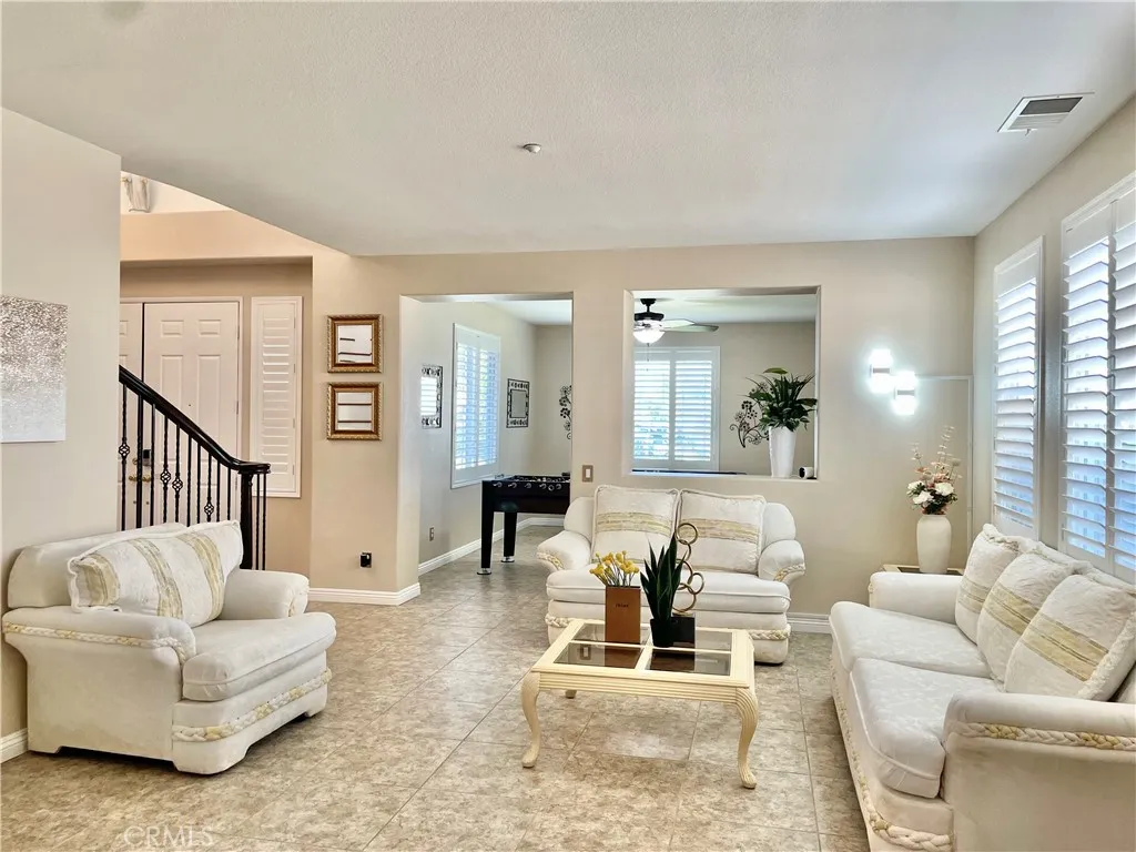 8004 Palm View Ln, Riverside, California 92508 home-pic-12