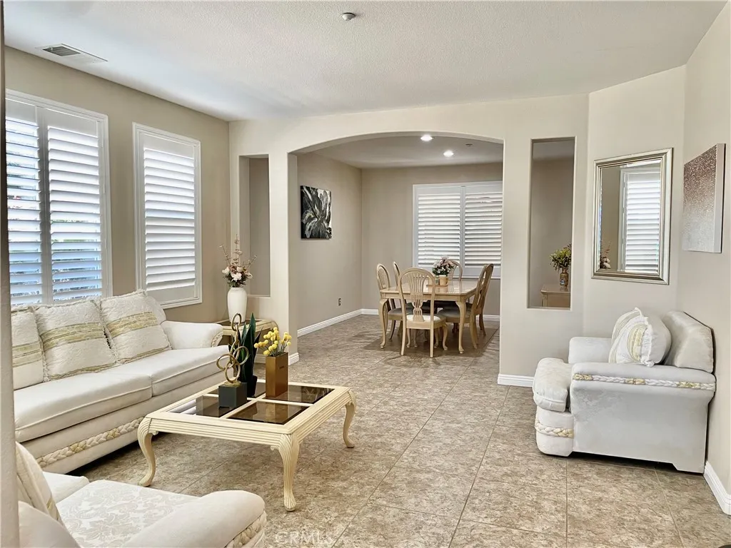 8004 Palm View Ln, Riverside, California 92508 home-pic-4