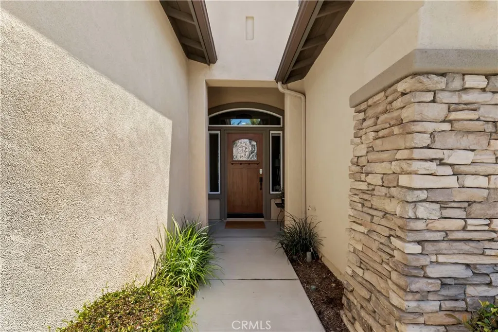 24098 Boulder Oaks Drive, Corona, California 92883 home-pic-3