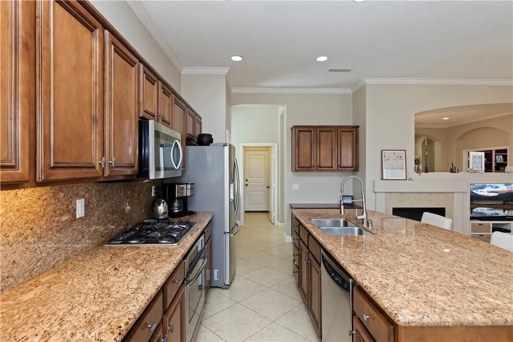 24098 Boulder Oaks Drive, Corona, California 92883 home-pic-15