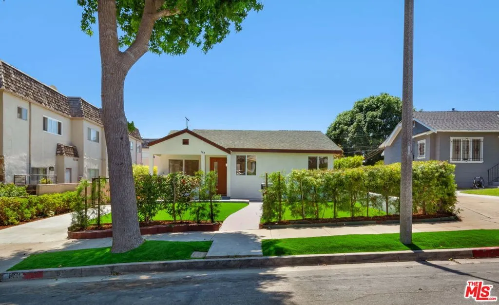 120 W Ellis Avenue, Inglewood, California 90302, 6 Bedrooms Bedrooms, ,6 BathroomsBathrooms,Residential Income,For Sale,Ellis,25584351