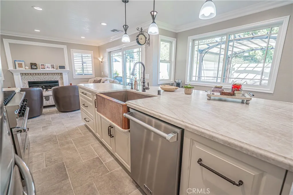 20019 Nutcracker Court, Canyon Country, California 91351 home-pic-17