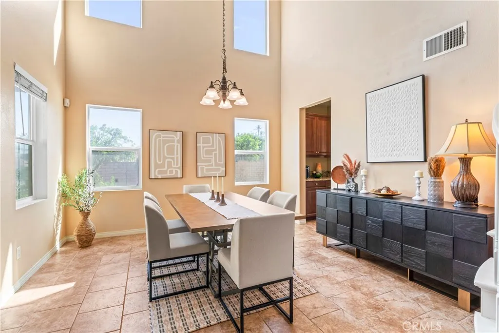 12113 Jonathan Drive, Riverside, California 92503 home-pic-7