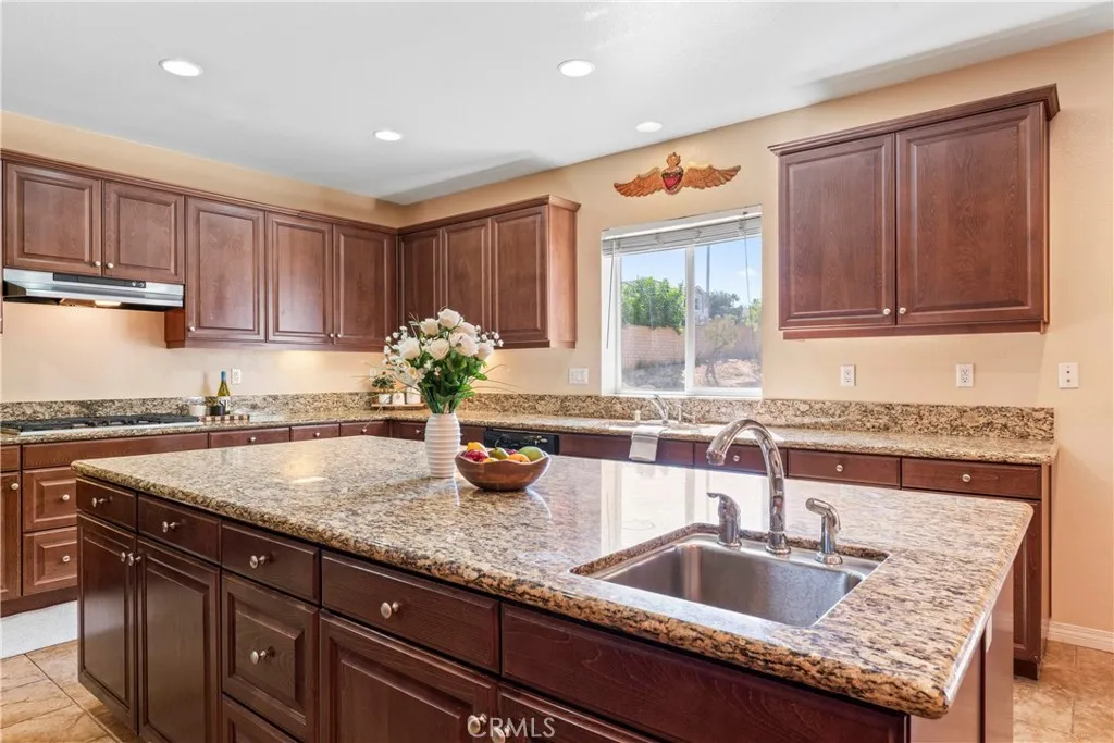 12113 Jonathan Drive, Riverside, California 92503 home-pic-16