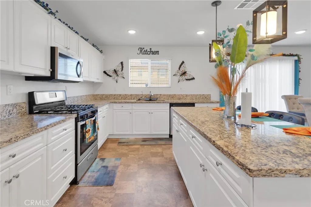 14482 Sweetgrass Place, Victorville, California 92394 home-pic-27