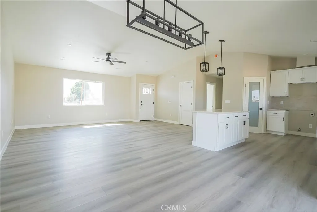 15413 Burwood Road, Victorville, California 92394 home-pic-4