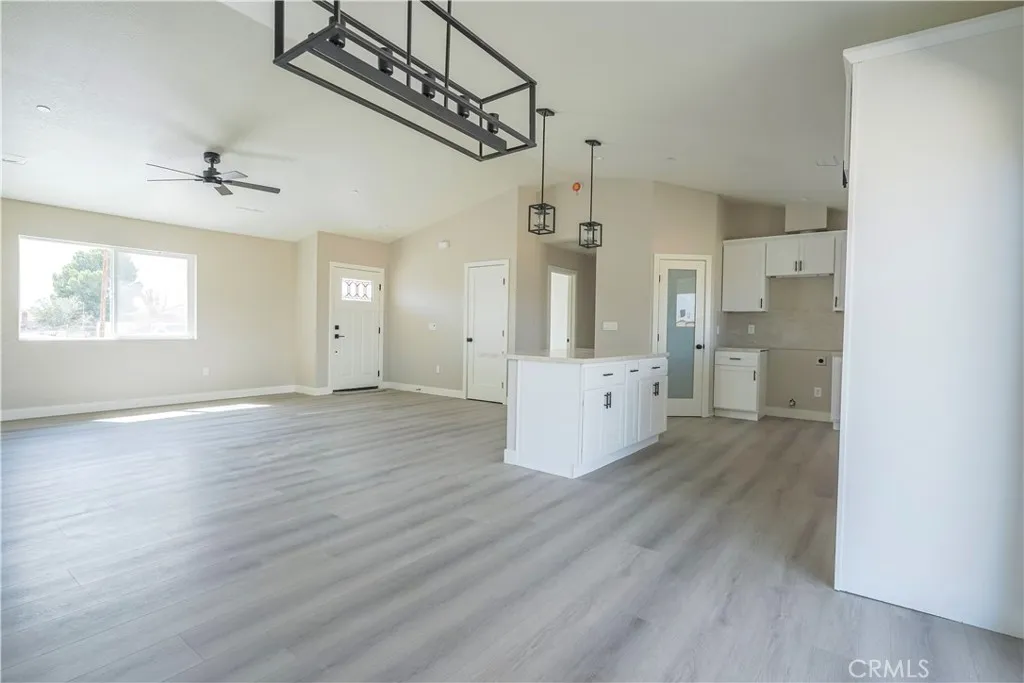 15413 Burwood Road, Victorville, California 92394 home-pic-5