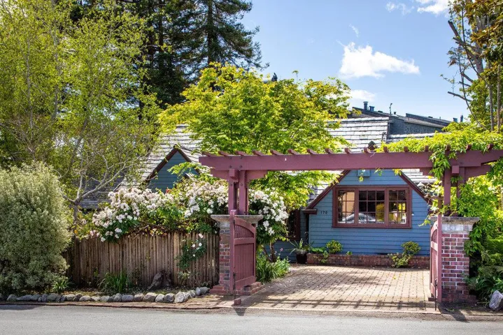 170 Marine Parade, Santa Cruz, California 95062