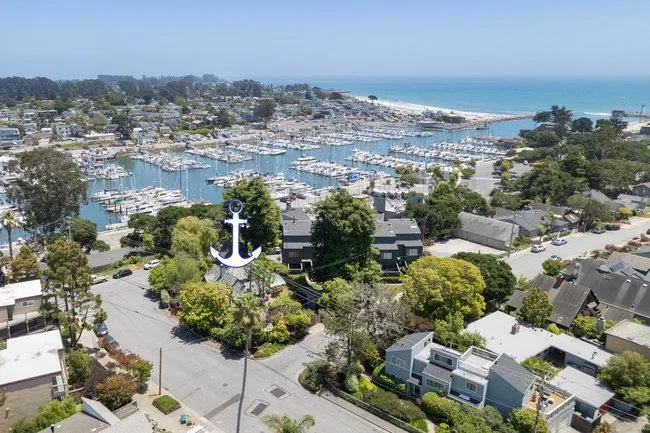 170 Marine Parade, Santa Cruz, California 95062