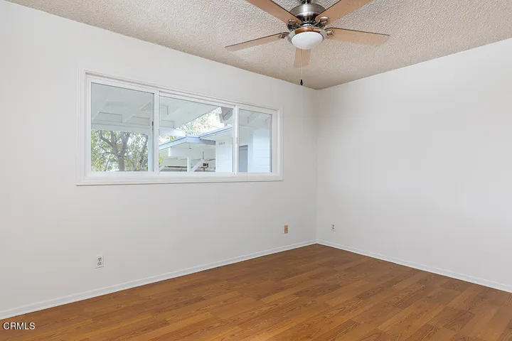 9645 Woodley Ave 022-mls