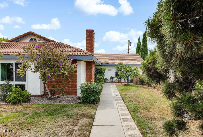 9645 Woodley Ave 002-mls