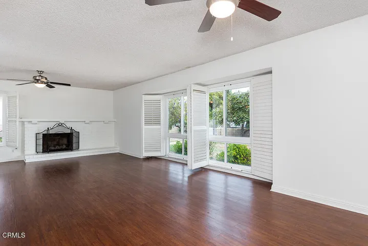 9645 Woodley Ave 011-mls