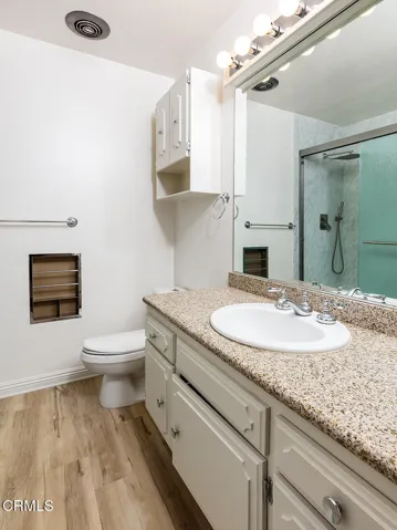 9645 Woodley Ave 018-mls